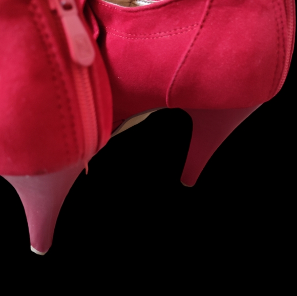 Shoes - Picture 2 of 2